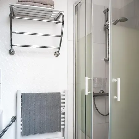 : Aux Biscuits Roses Apartment